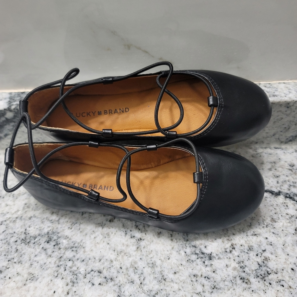Lucky Brand Aviee black leather flat/Shoe - Picture 3 of 6